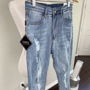 ZAFUL Ripped Raw Hem Jeans